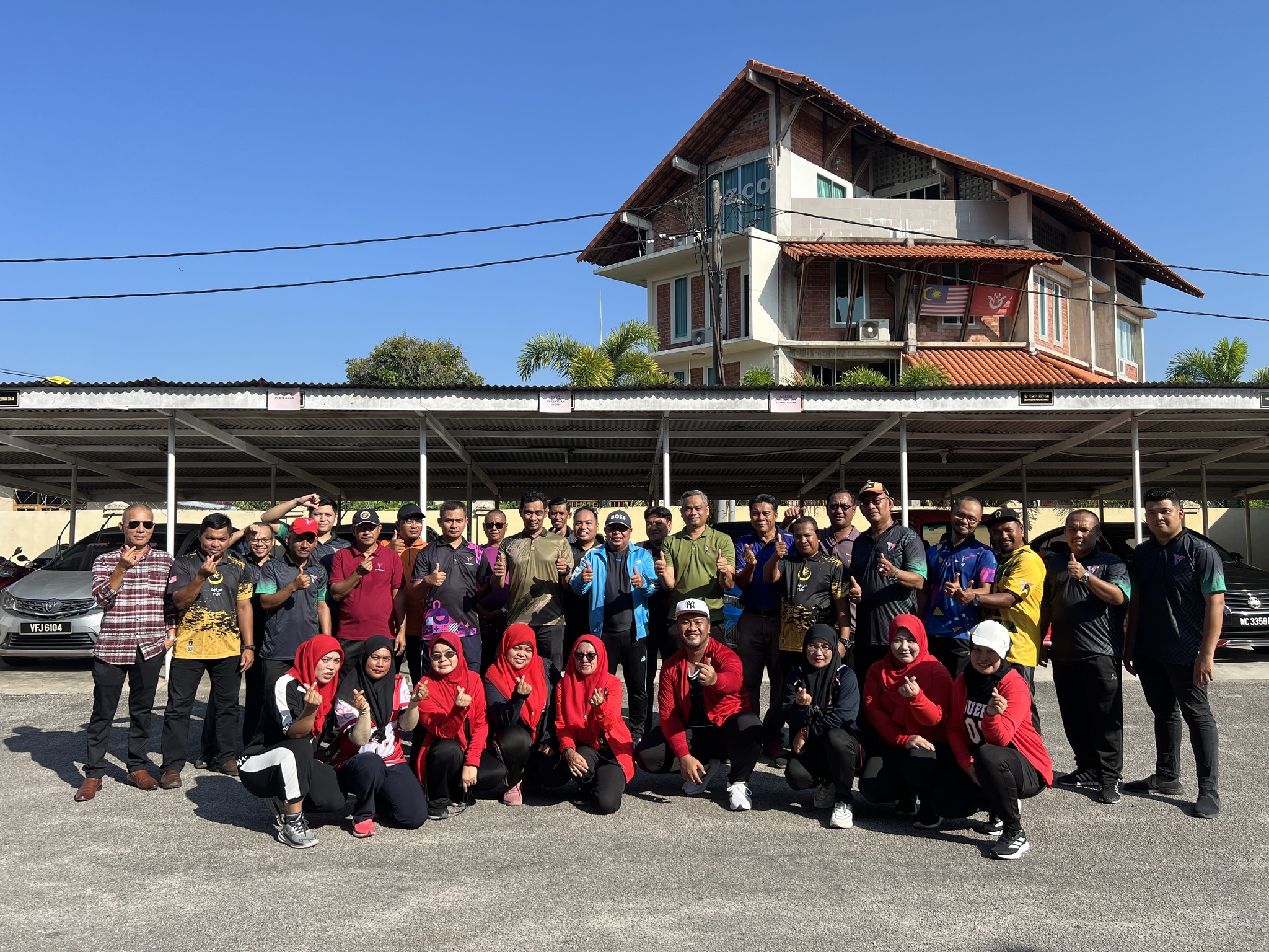 Program Kecergasan Fizikal dan Gotong Royong Go Green EKSA Kendiri